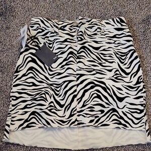 Black and White Mini Pencil Skirt for Casual Nights